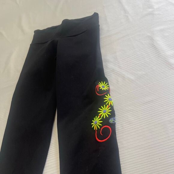 Margarita Supplex VTG Black Floral Dragonfly Embroidered Pull On Yoga Pants Sz 1 - Picture 3 of 9